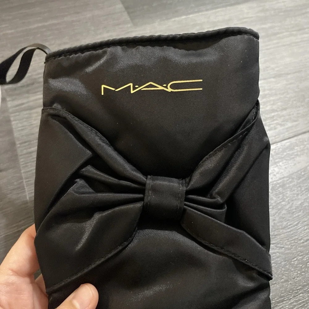 Mac Makeup Christmas‎ Stocking Holiday Black & Gold